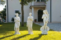 Eredi Bosca snc - Statue e Vasi - statue pietra 01 - Pesaro localit Cattabrighe