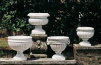 Eredi Bosca snc - Statue e Vasi - vasi pietra 02 - Pesaro localit Cattabrighe
